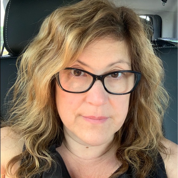 Meet your Posher! - Picture 2 of 8